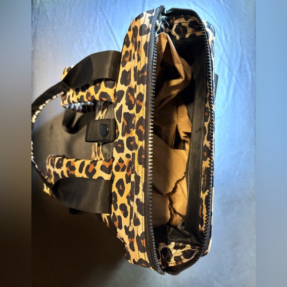 Dickies Leopard Pattern Backpack - Picture 7 of 9
